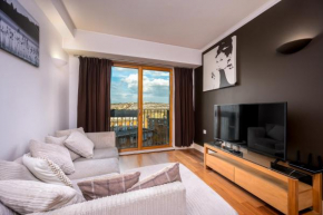 BRANDNEW - Executive Work and Travel Apartment Stroudley - 2 min to Station